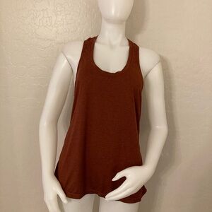 Vuori Lux Performance Tank Racerback Slim Fit Anti Odor Yoga Smoke Plum Size XL